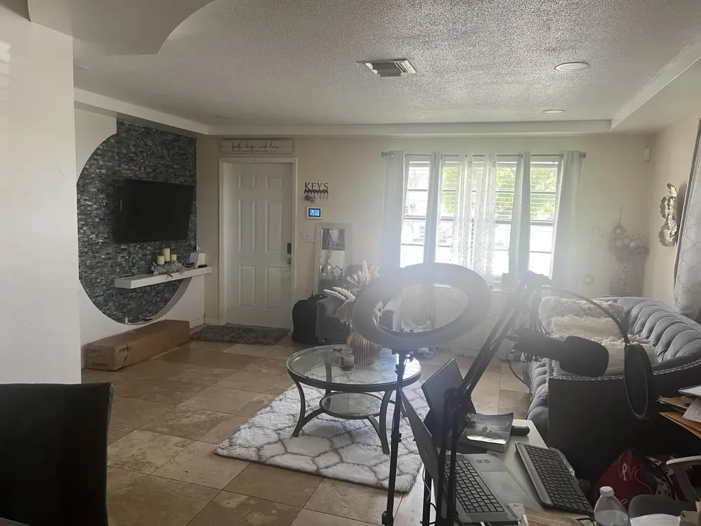 1131 W 1st Street Riviera Beach FL 33404