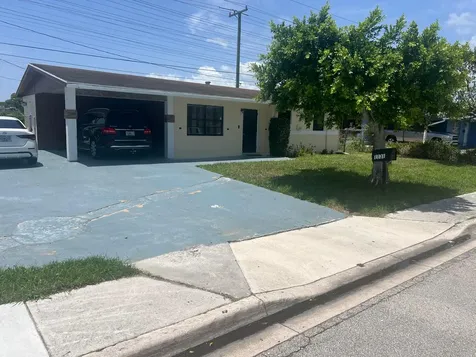 1131 W 1st Street Riviera Beach FL 33404