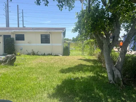 1131 W 1st Street Riviera Beach FL 33404