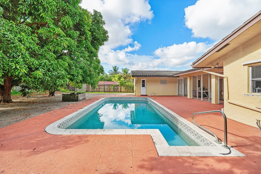 1200 NW 4th Avenue Boca Raton FL 33432