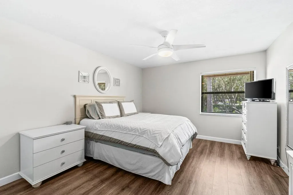 22148 Palms Way Boca Raton FL 33433