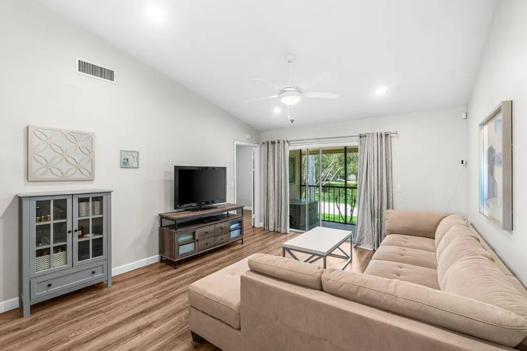 22148 Palms Way Boca Raton FL 33433