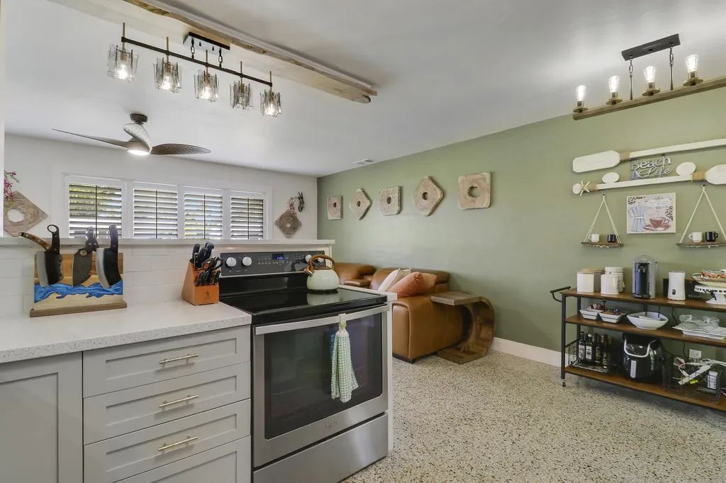 940 Dogwood Road North Palm Beach FL 33408