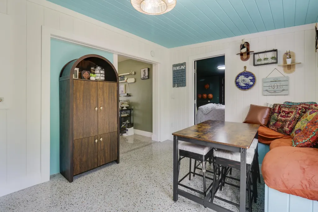 940 Dogwood Road North Palm Beach FL 33408