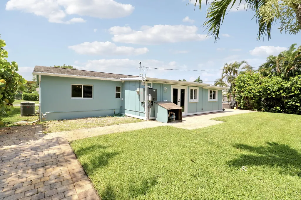 940 Dogwood Road North Palm Beach FL 33408