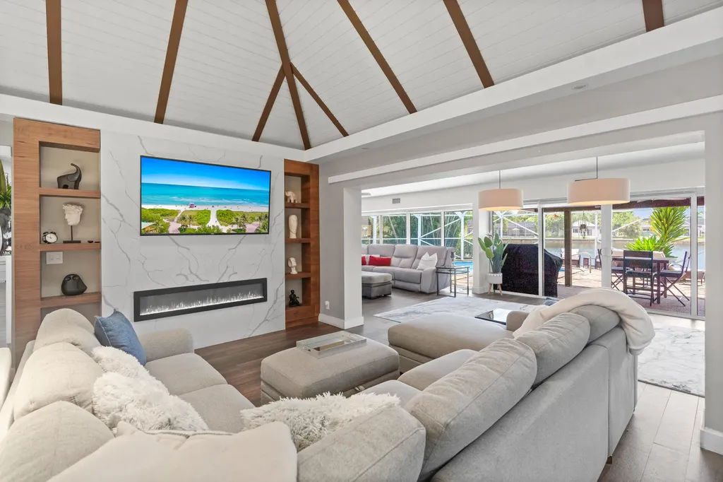 Tamarac FL, 6106 Royal Poinciana Lane