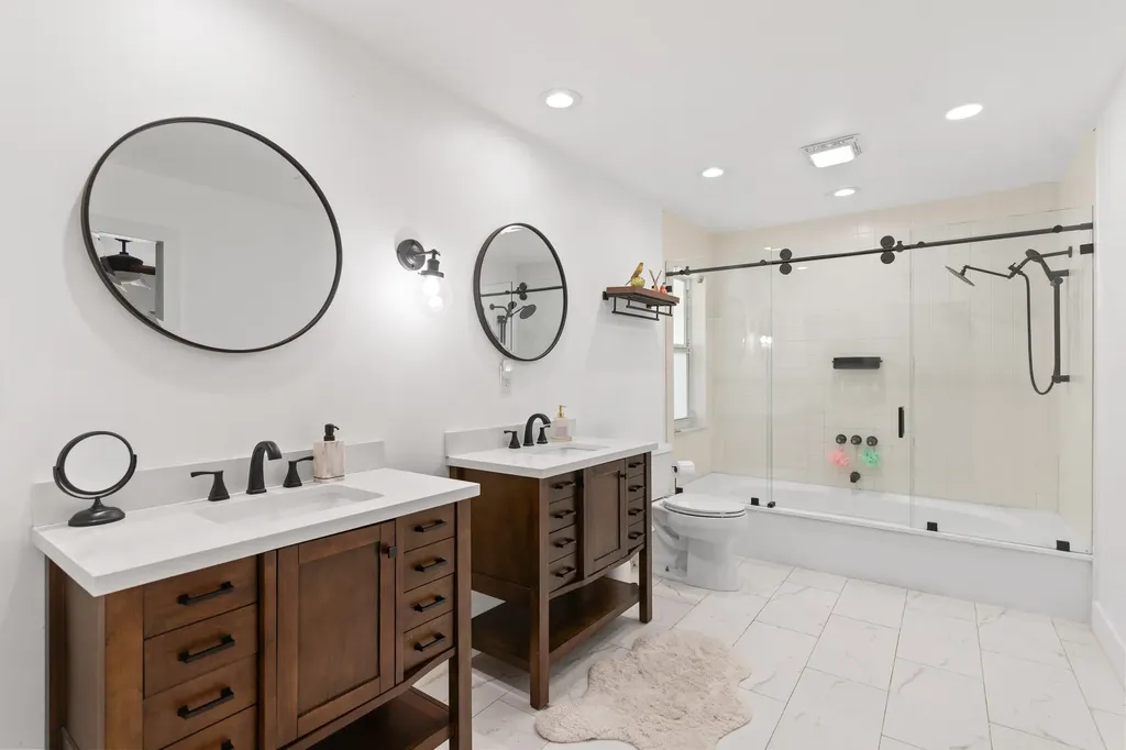 6106 Royal Poinciana Lane Tamarac FL 33319
