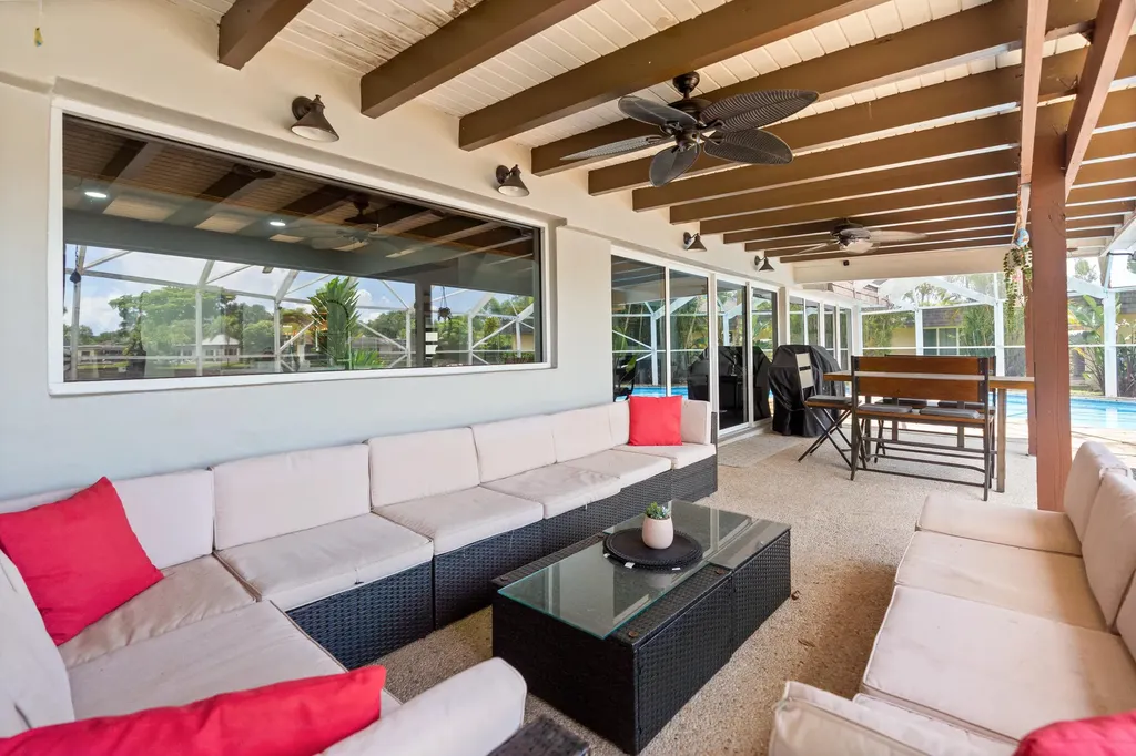 6106 Royal Poinciana Lane Tamarac FL 33319