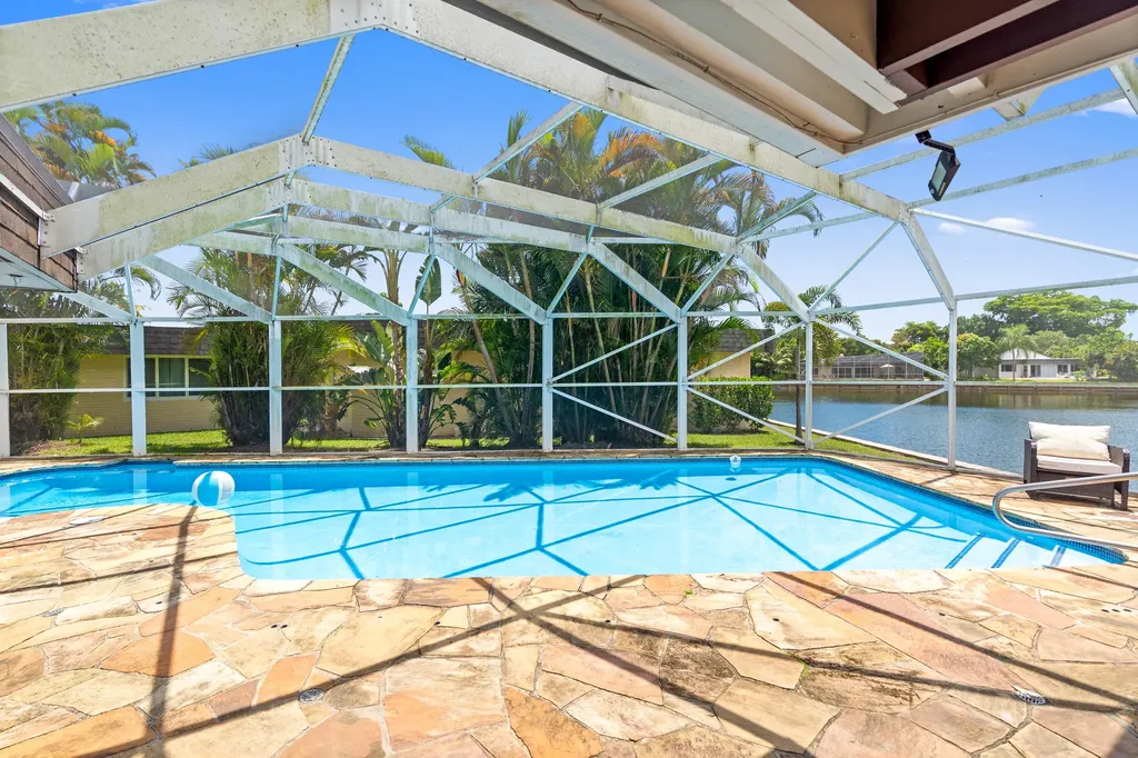 6106 Royal Poinciana Lane Tamarac FL 33319