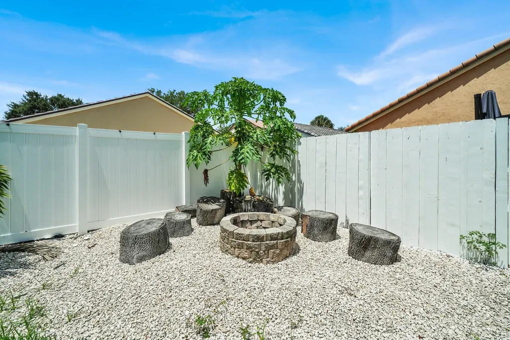 17021 NW 10th Street Pembroke Pines FL 33028