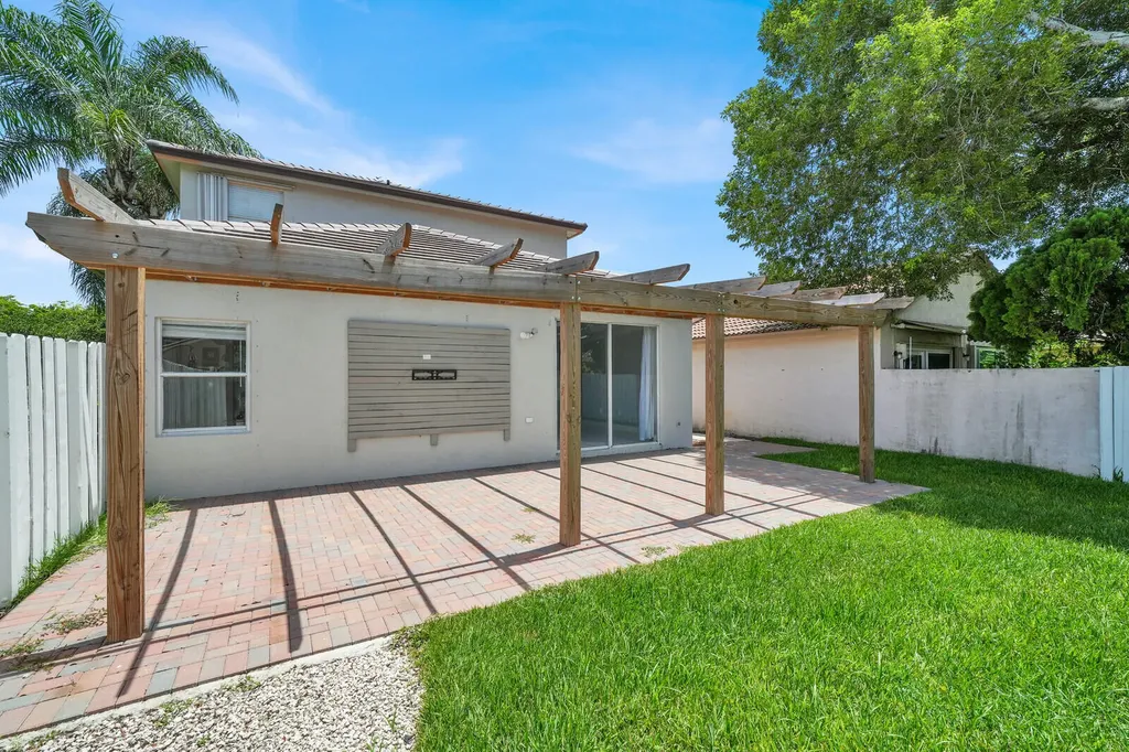 17021 NW 10th Street Pembroke Pines FL 33028
