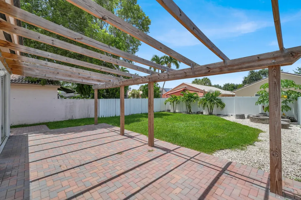 17021 NW 10th Street Pembroke Pines FL 33028