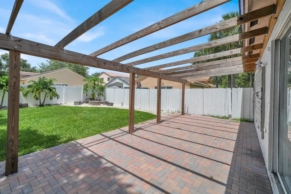 17021 NW 10th Street Pembroke Pines FL 33028