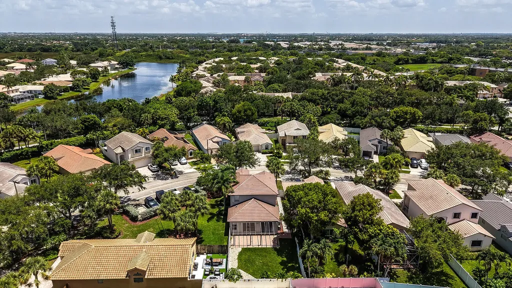 17021 NW 10th Street Pembroke Pines FL 33028