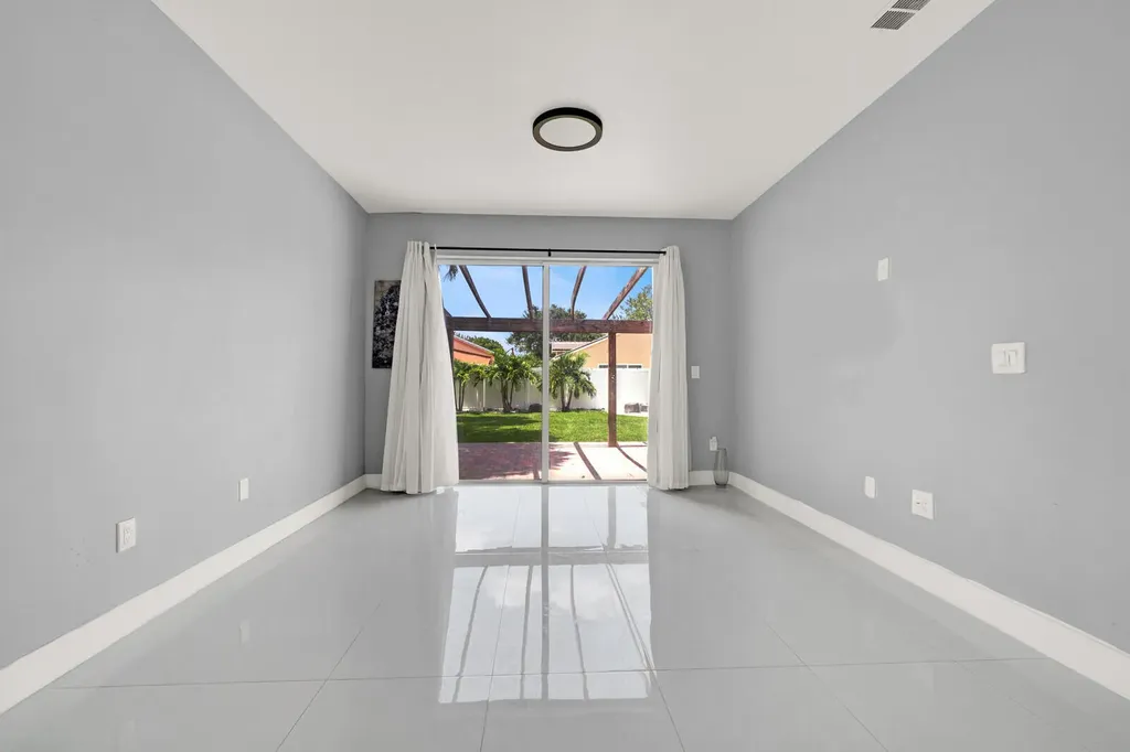 17021 NW 10th Street Pembroke Pines FL 33028
