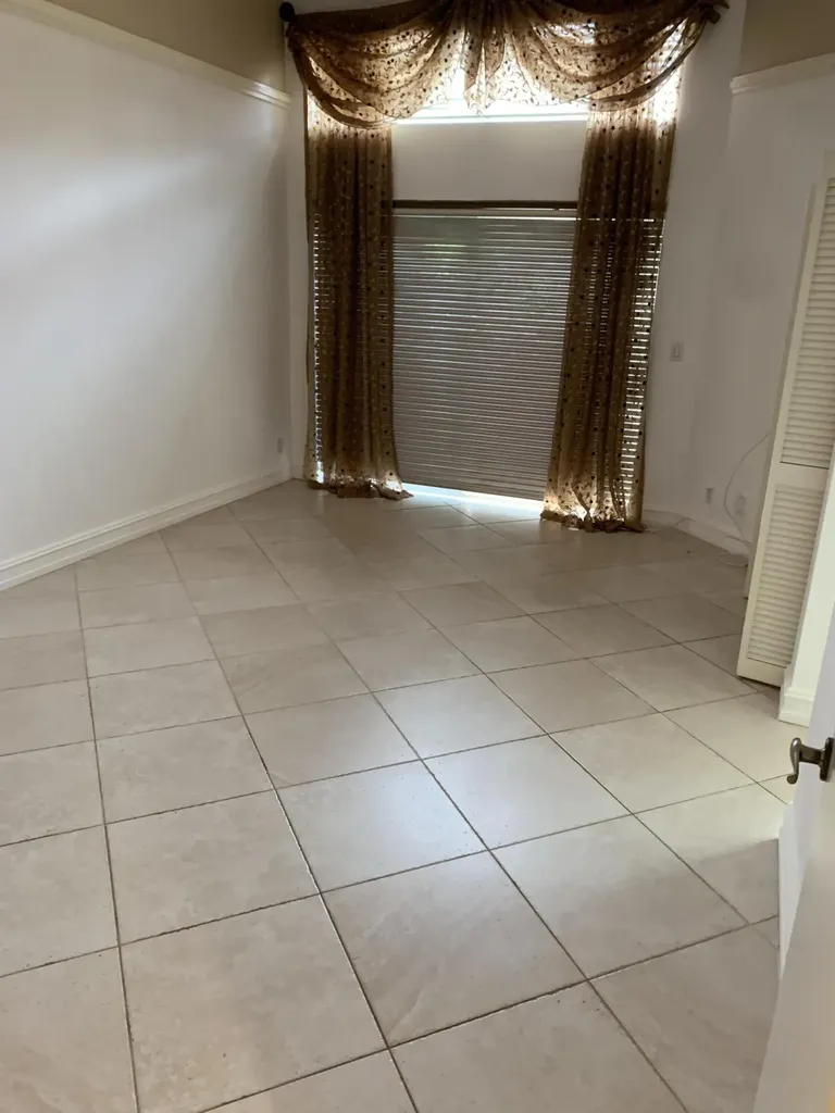 10091 NW 5 Street Plantation FL 33324
