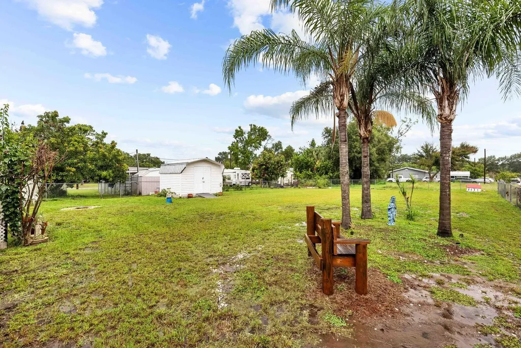 5985 SE 94th Trail Okeechobee FL 34974