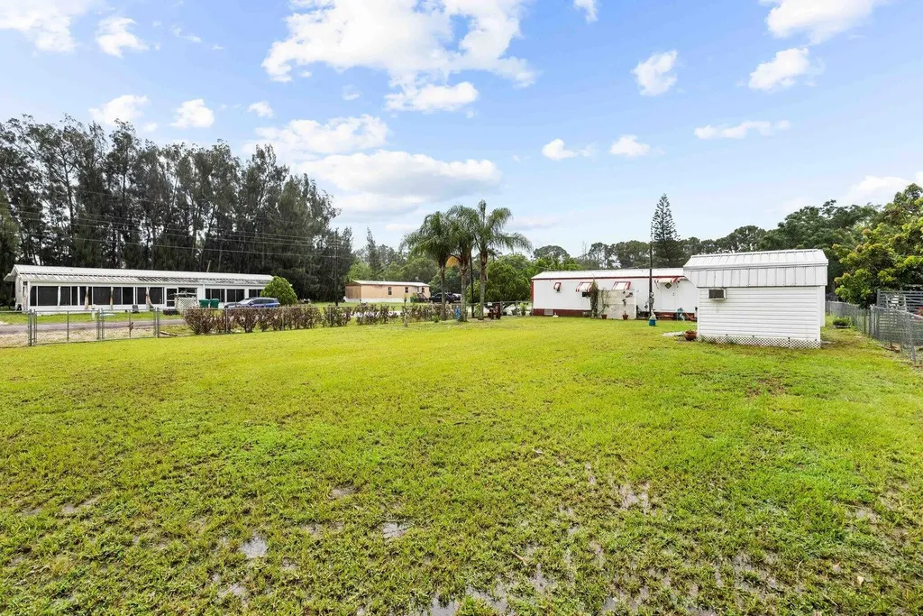 5985 SE 94th Trail Okeechobee FL 34974