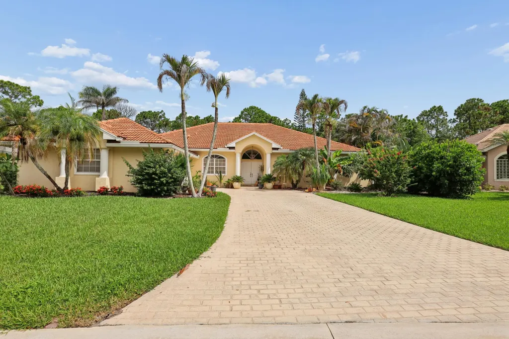 4883 SE Longleaf Place Hobe Sound FL 33455