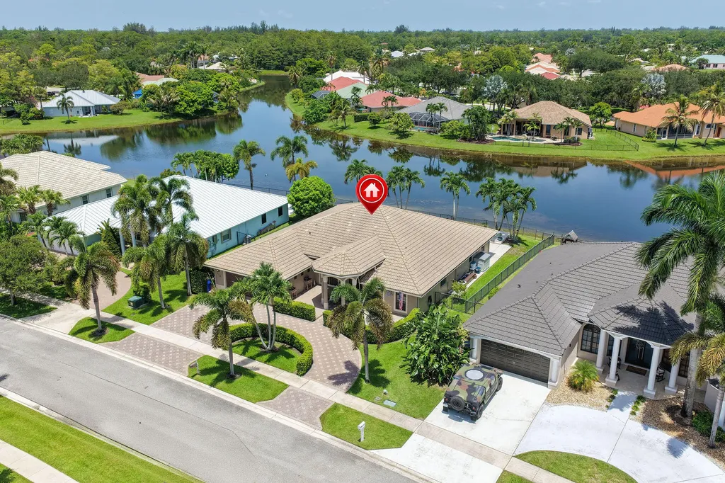 118 Fernwood Crescent Royal Palm Beach FL 33411