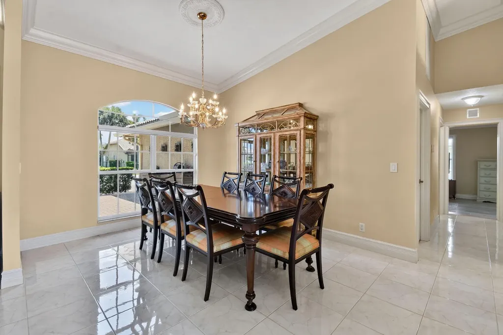 118 Fernwood Crescent Royal Palm Beach FL 33411