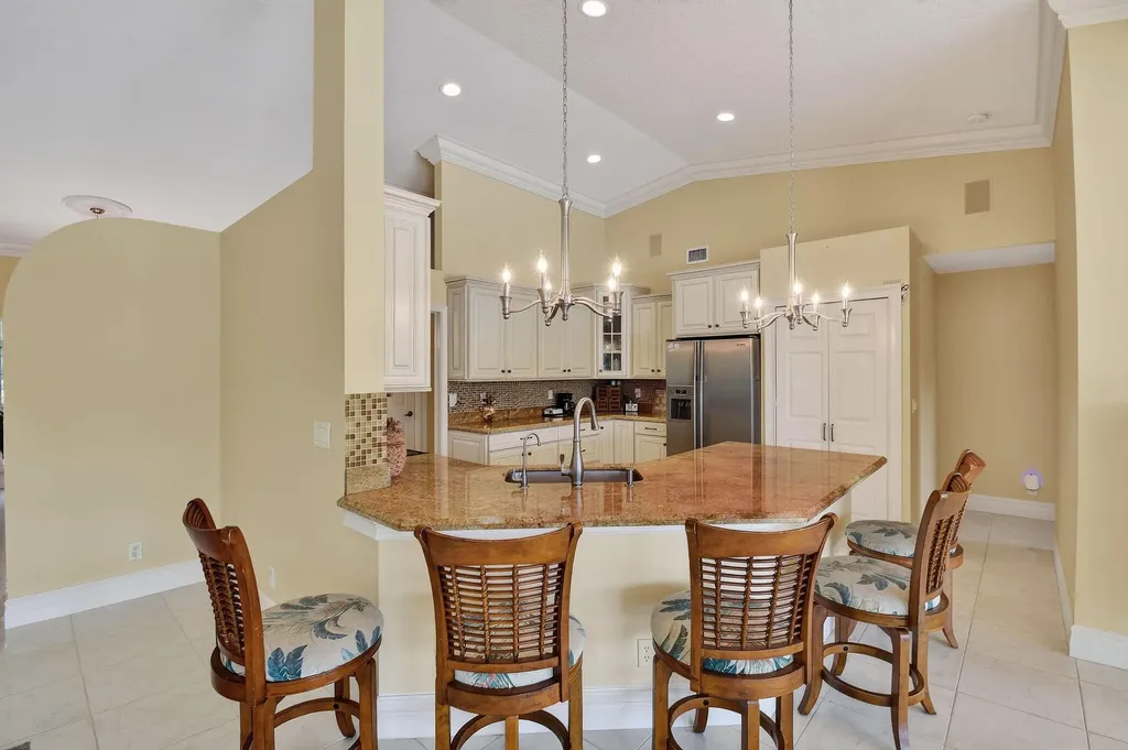 118 Fernwood Crescent Royal Palm Beach FL 33411