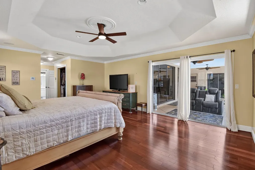 118 Fernwood Crescent Royal Palm Beach FL 33411