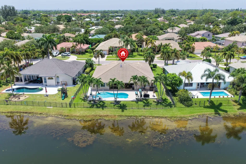 118 Fernwood Crescent Royal Palm Beach FL 33411