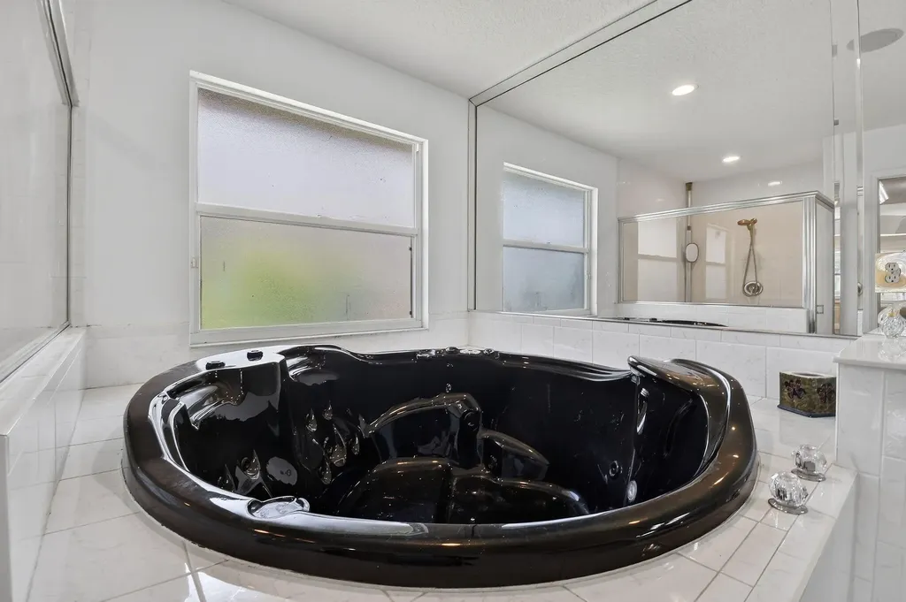 118 Fernwood Crescent Royal Palm Beach FL 33411