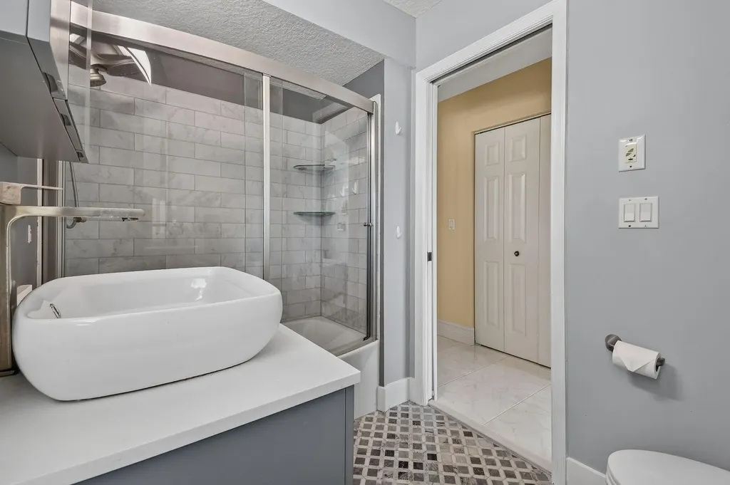 118 Fernwood Crescent Royal Palm Beach FL 33411