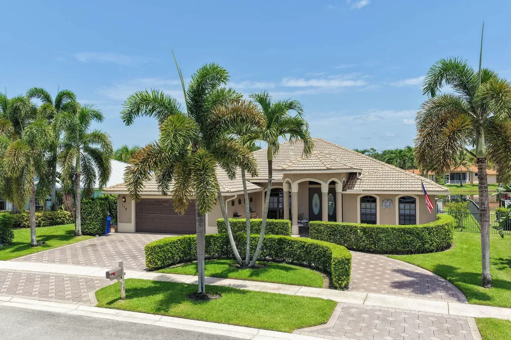 118 Fernwood Crescent Royal Palm Beach FL 33411