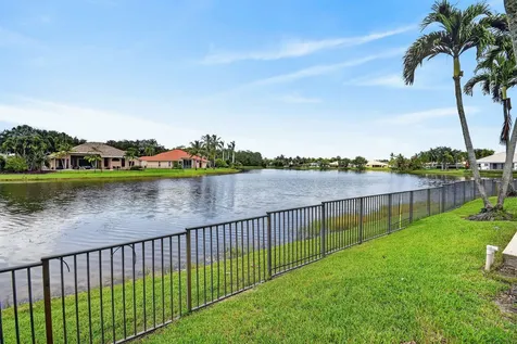 118 Fernwood Crescent Royal Palm Beach FL 33411