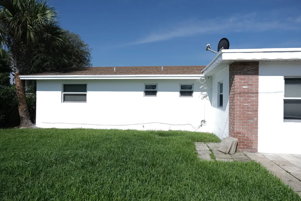 980 Woodland Avenue West Palm Beach FL 33415