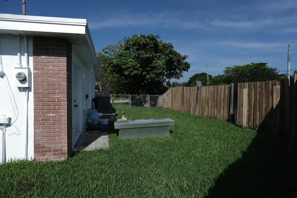 980 Woodland Avenue West Palm Beach FL 33415