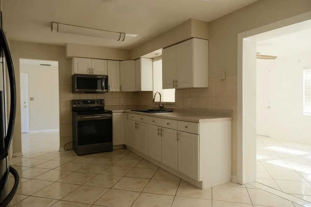 980 Woodland Avenue West Palm Beach FL 33415