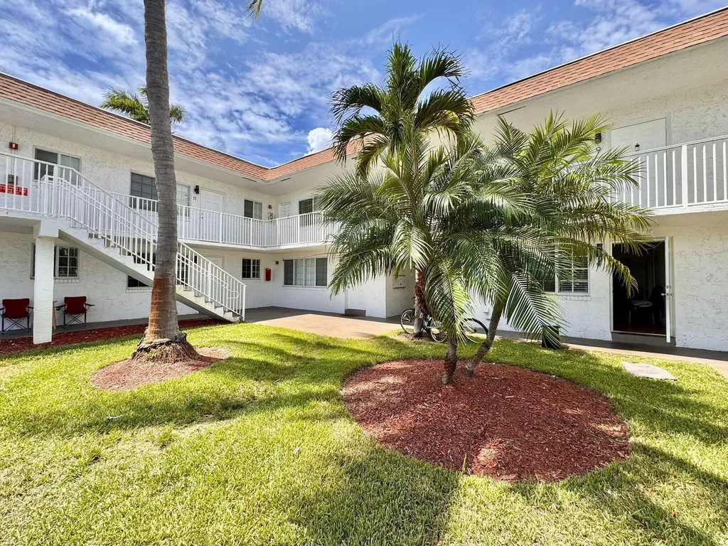 3370 NE 16th Terrace Pompano Beach FL 33064