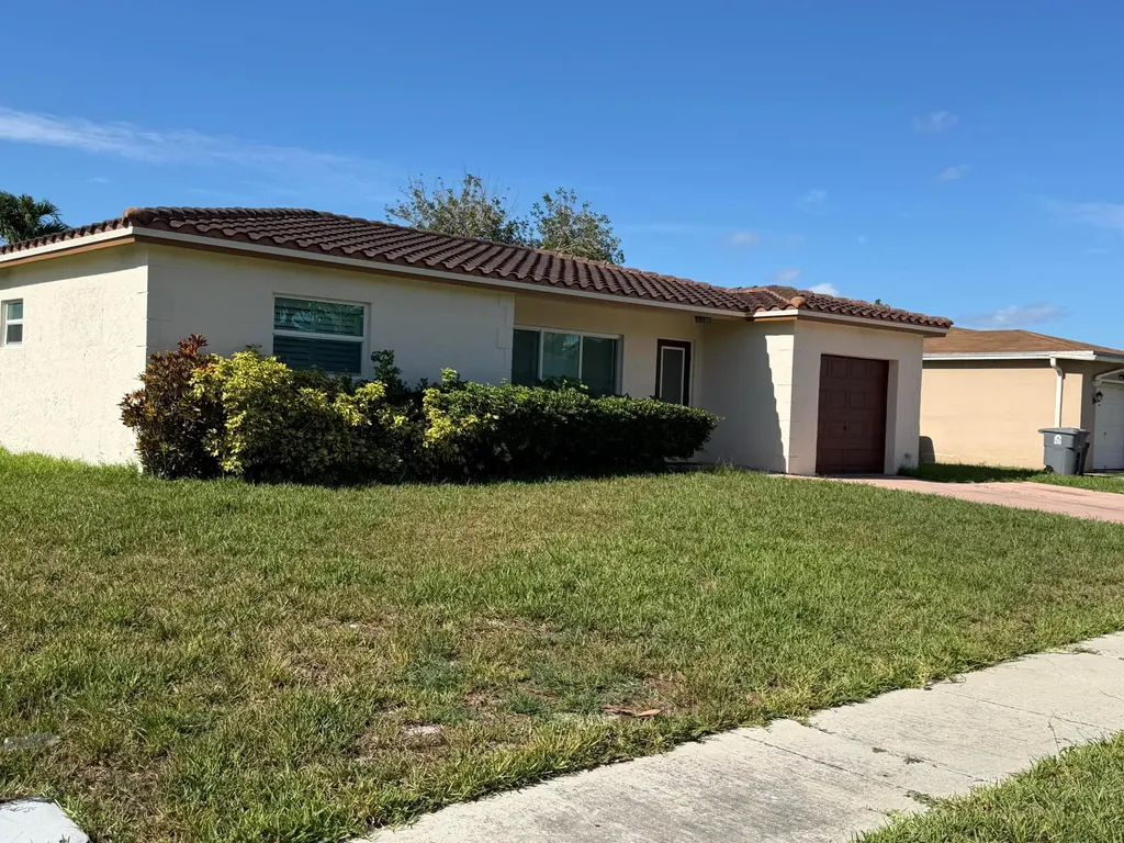 4733 Bison Street Boca Raton FL 33428