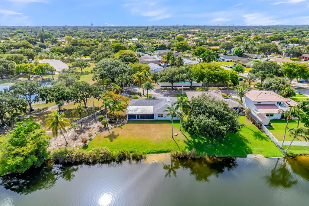 5523 SW 116th Avenue Cooper City FL 33330