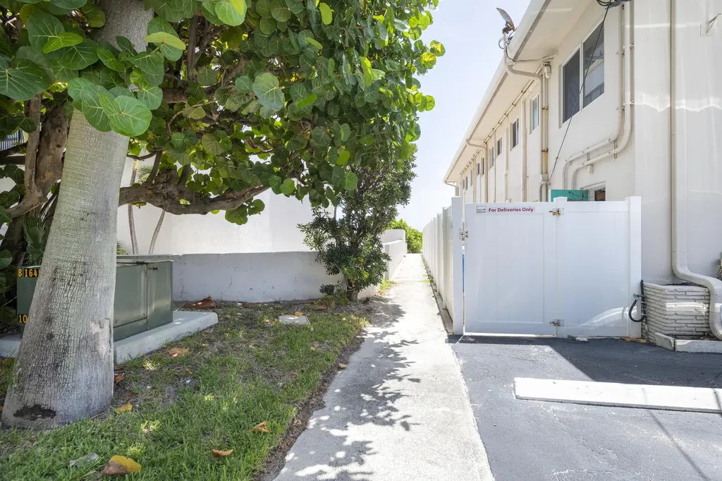 525 N Ocean Boulevard Pompano Beach FL 33062