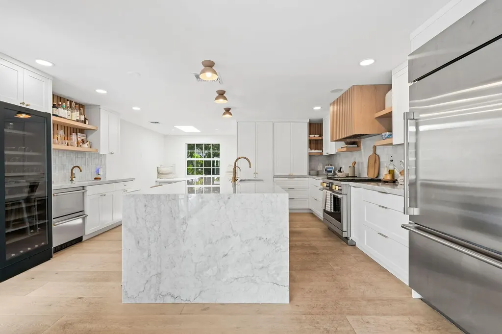 44 Fort Royal Isle Fort Lauderdale FL 33308