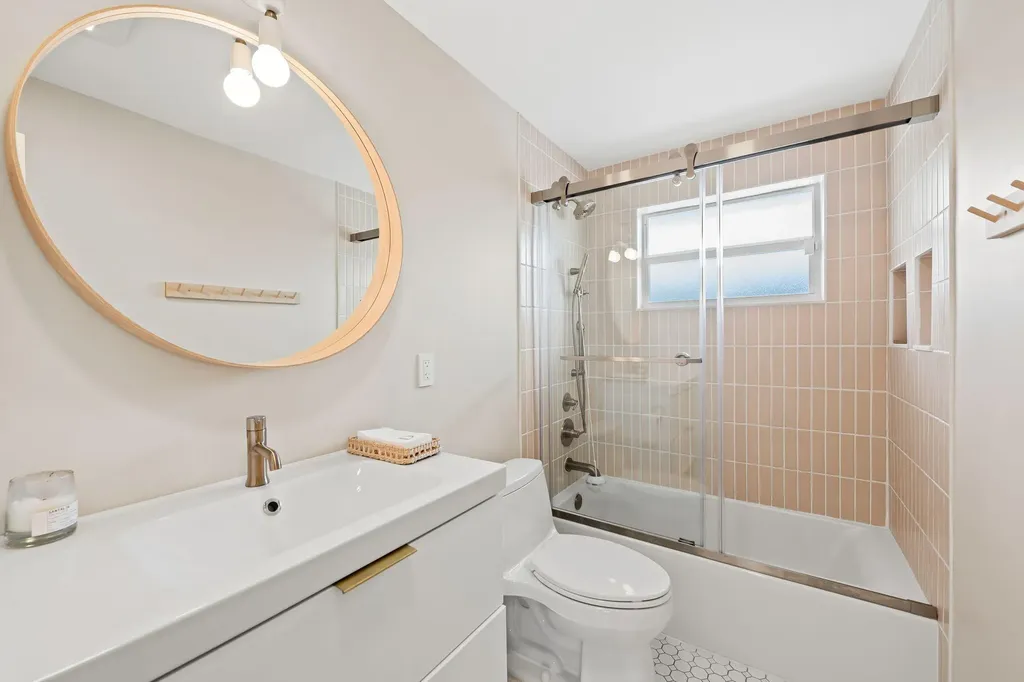 44 Fort Royal Isle Fort Lauderdale FL 33308