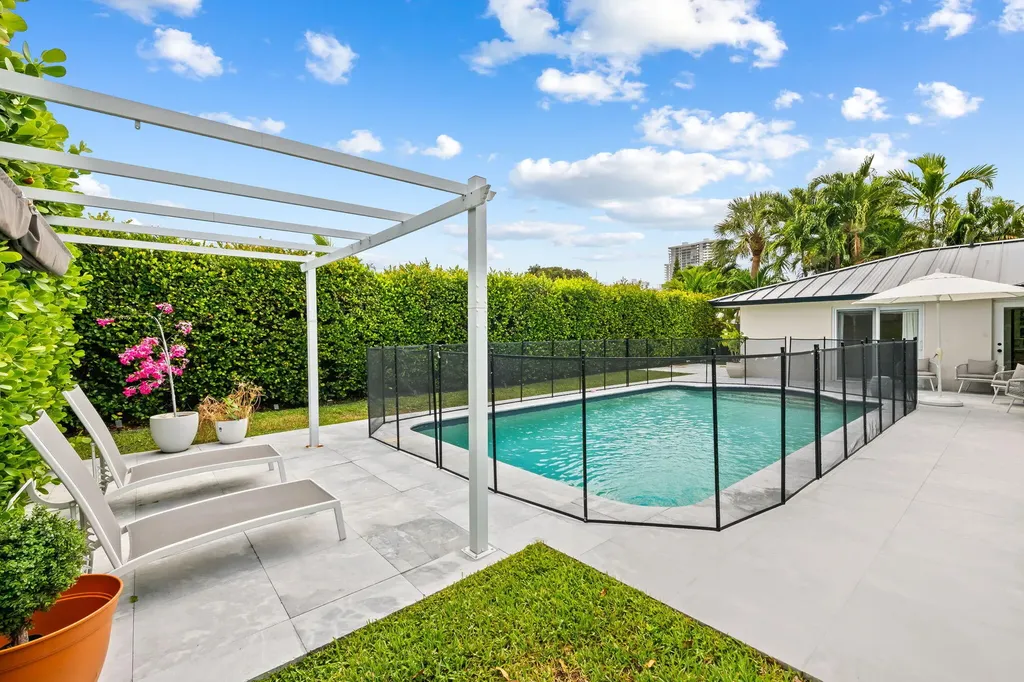 44 Fort Royal Isle Fort Lauderdale FL 33308