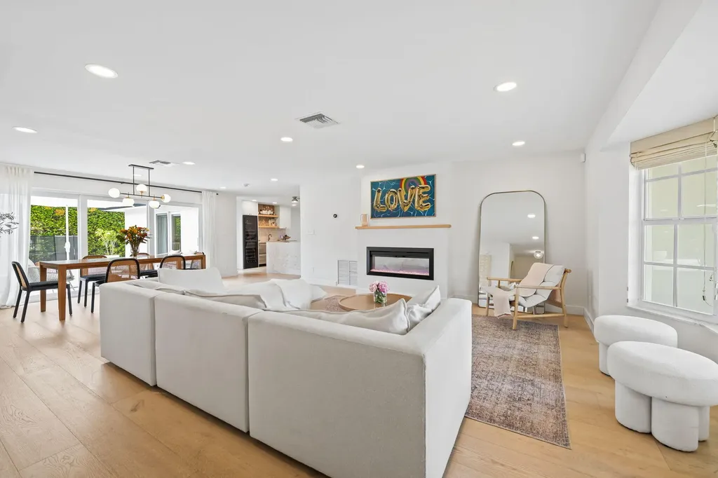 44 Fort Royal Isle Fort Lauderdale FL 33308