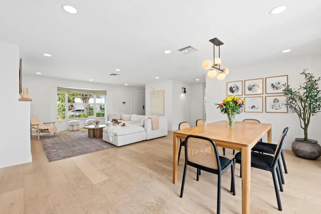 44 Fort Royal Isle Fort Lauderdale FL 33308