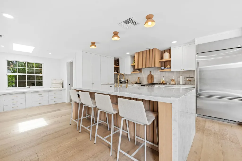 44 Fort Royal Isle Fort Lauderdale FL 33308