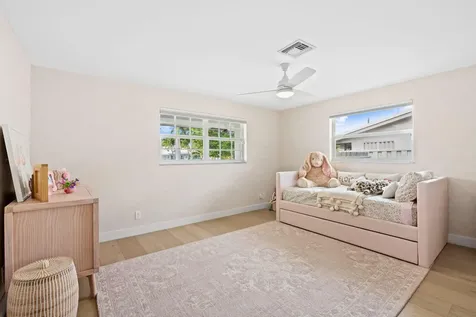 44 Fort Royal Isle Fort Lauderdale FL 33308
