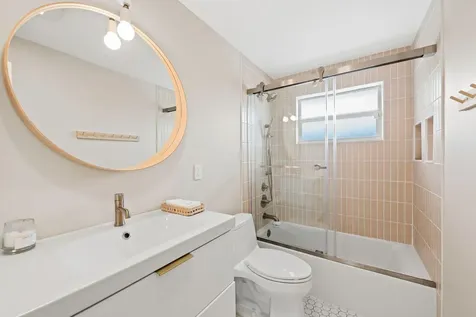 44 Fort Royal Isle Fort Lauderdale FL 33308