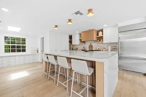 44 Fort Royal Isle Fort Lauderdale FL 33308