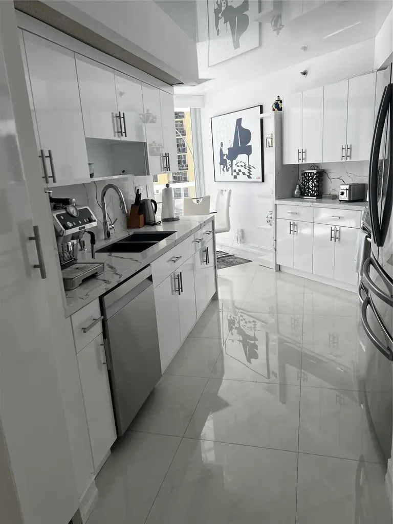16425 Collins Avenue Sunny Isles Beach FL 33160