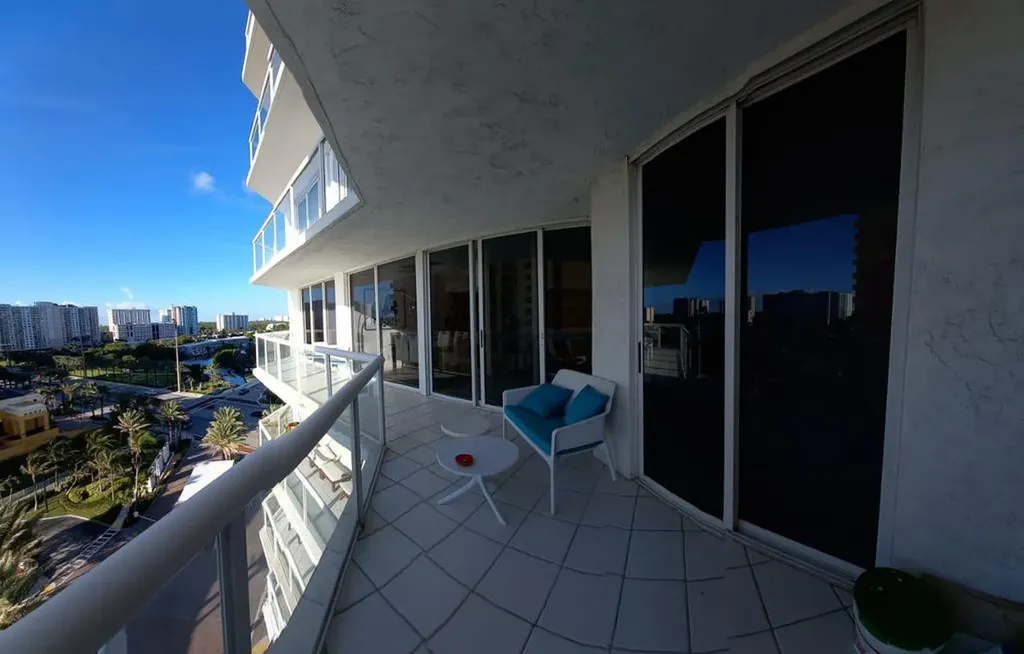16425 Collins Avenue Sunny Isles Beach FL 33160